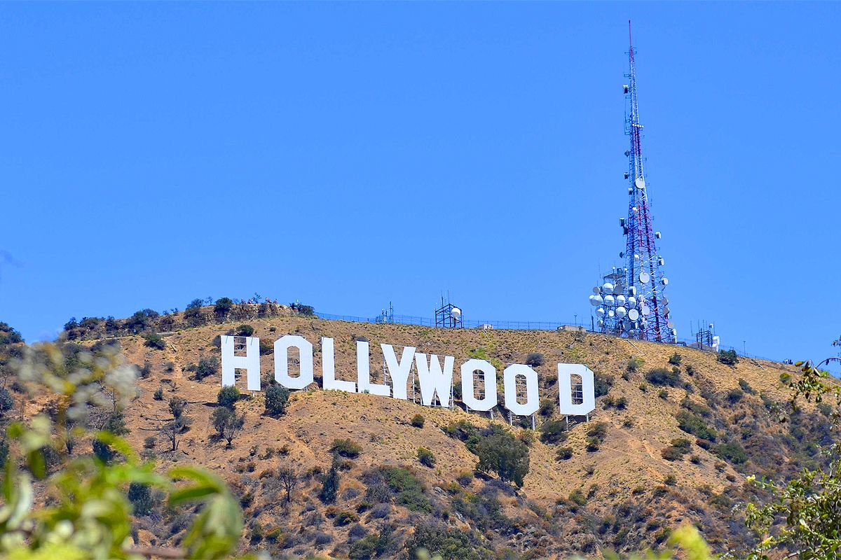 Où se trouve le panneau Hollywood à Los Angeles ?
